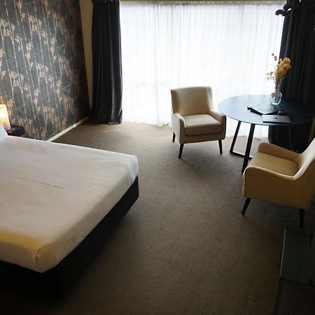 B-Ks Premier Motel Palmerston North Exteriör bild