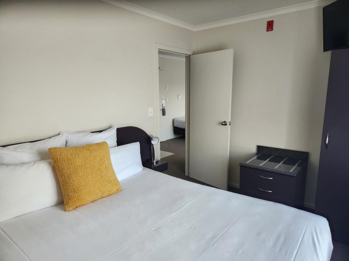 B-Ks Premier Motel Palmerston North Exteriör bild