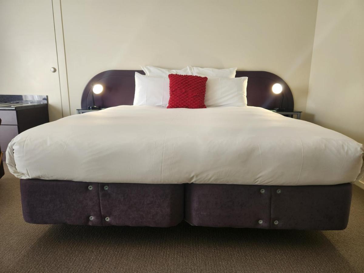 B-Ks Premier Motel Palmerston North Exteriör bild