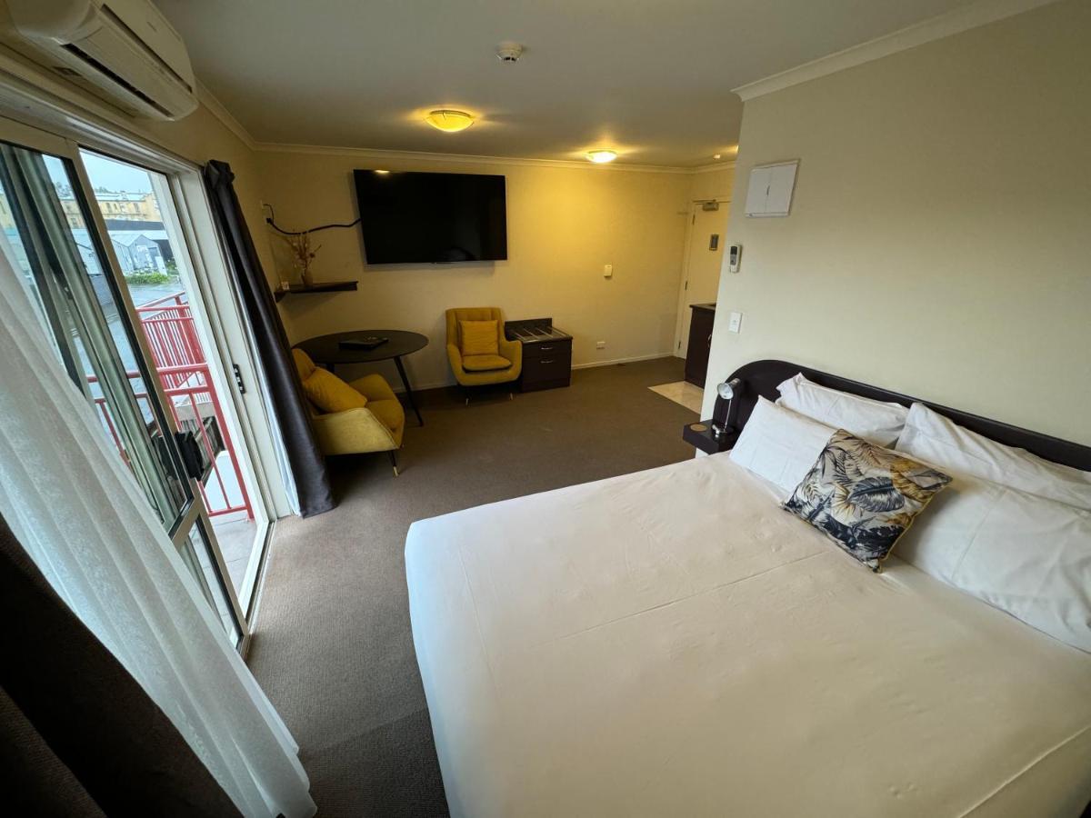 B-Ks Premier Motel Palmerston North Exteriör bild