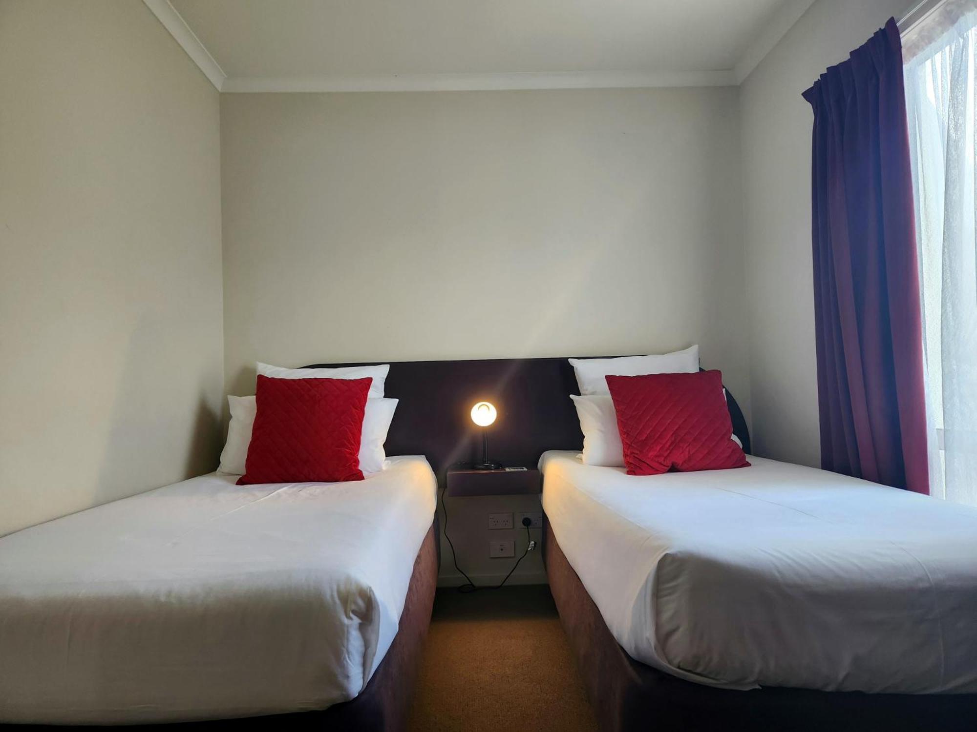 B-Ks Premier Motel Palmerston North Exteriör bild